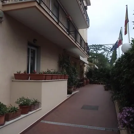 Hotell San Nazario Varazze